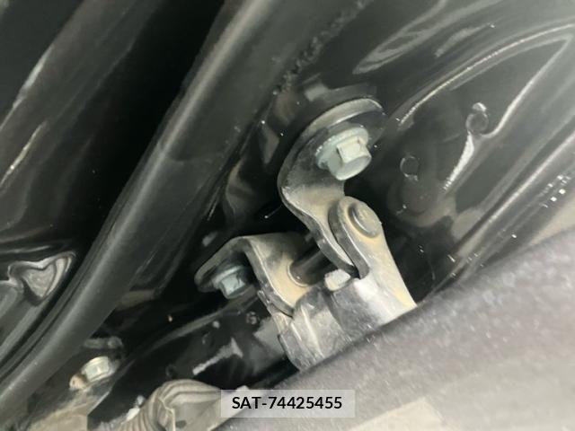 Toyota PRIUS 2016-06 8745299-27