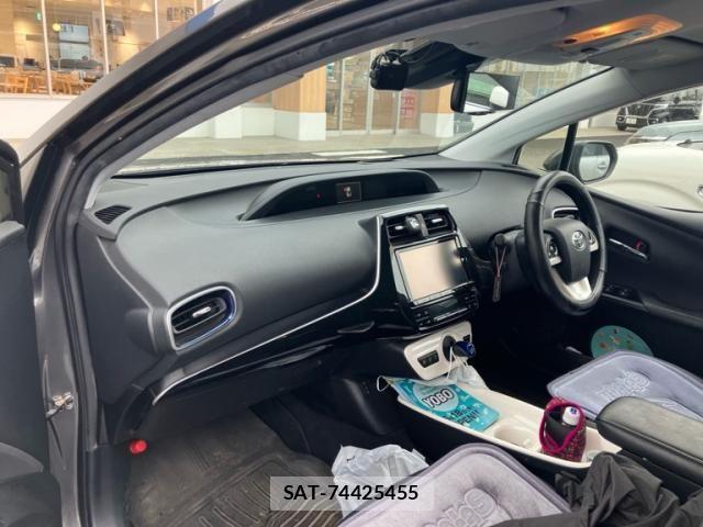 Toyota PRIUS 2016-06 8745299-6