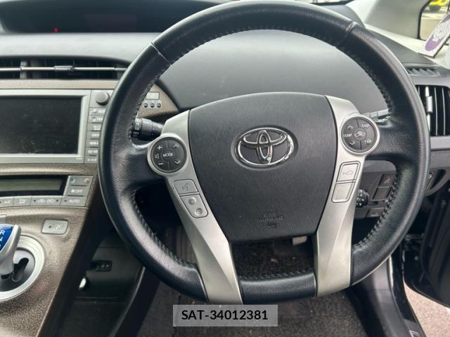 Toyota PRIUS 2012-09 8745324-11