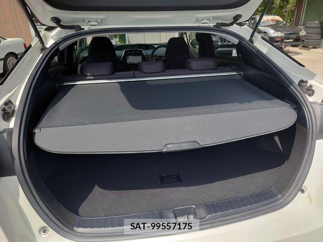 Toyota PRIUS 2017-06 8745274-13