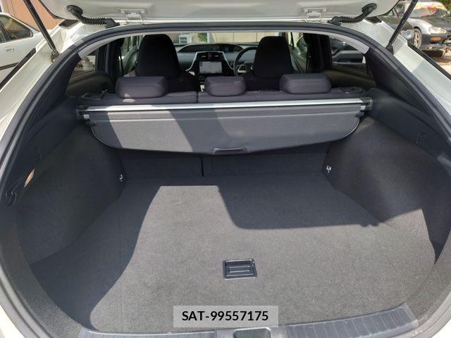 Toyota PRIUS 2017-06 8745274-14