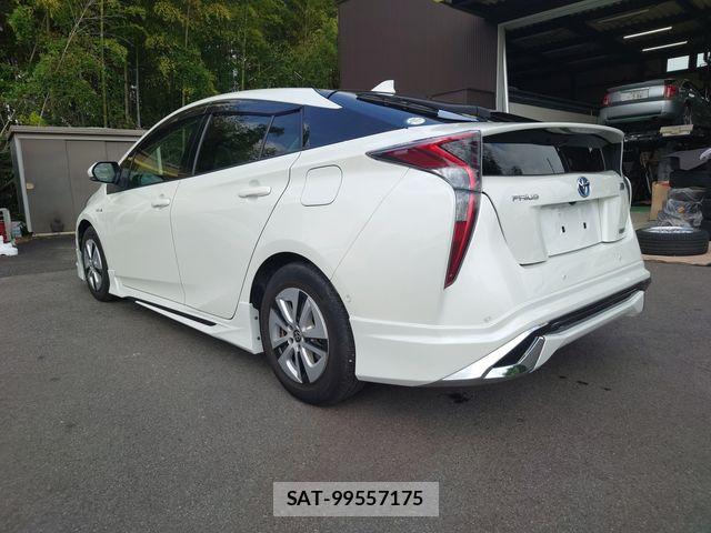 Toyota PRIUS 2017-06 8745274-4