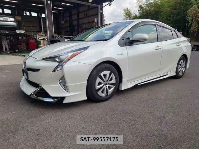 Toyota PRIUS 2017-06 8745274-6