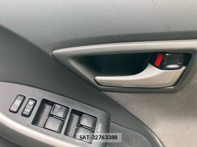 Toyota PRIUS 2010-04 8745365-10