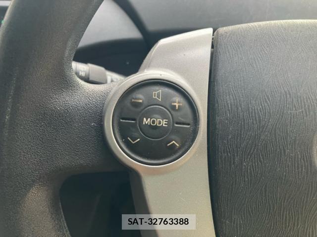 Toyota PRIUS 2010-04 8745365-16