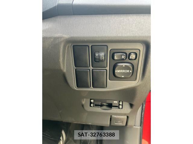 Toyota PRIUS 2010-04 8745365-17