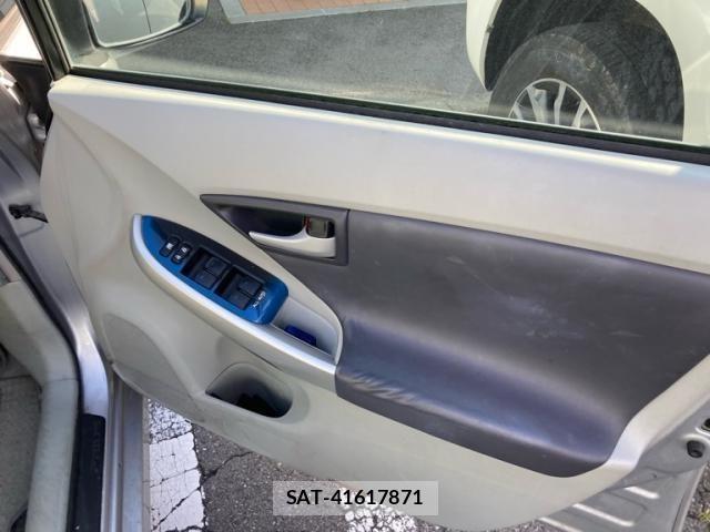 Toyota PRIUS 2011-02 8745341-10
