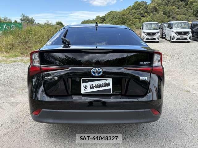 Toyota PRIUS 2019-11 8745263-4