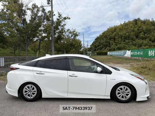 Toyota PRIUS 2016-07 8745288-3