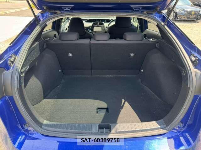 Toyota PRIUS 2018-12 8745275-12