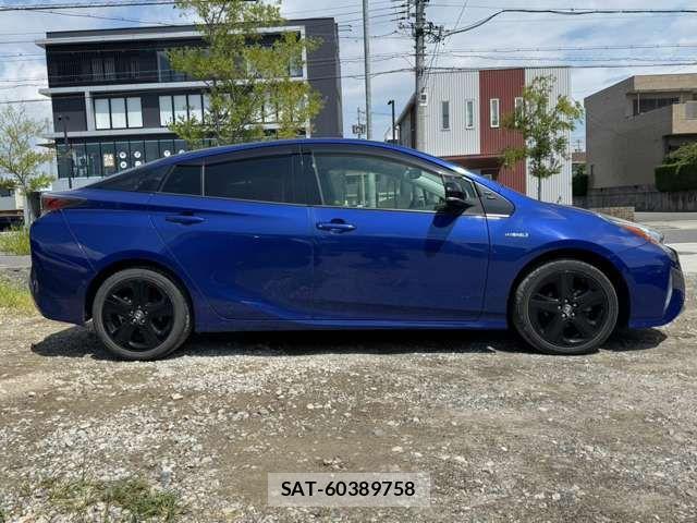 Toyota PRIUS 2018-12 8745275-19