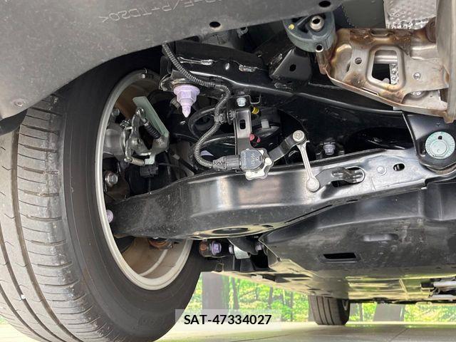 Toyota PRIUS 2019-09 8745262-19