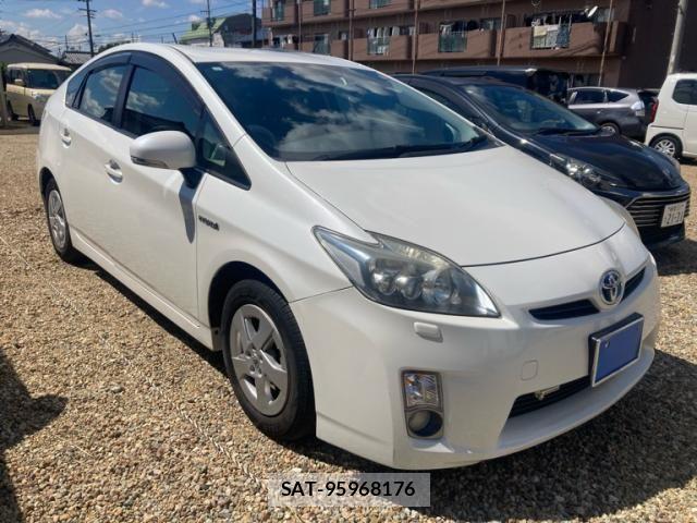 Toyota PRIUS 2011-11 8745347-2