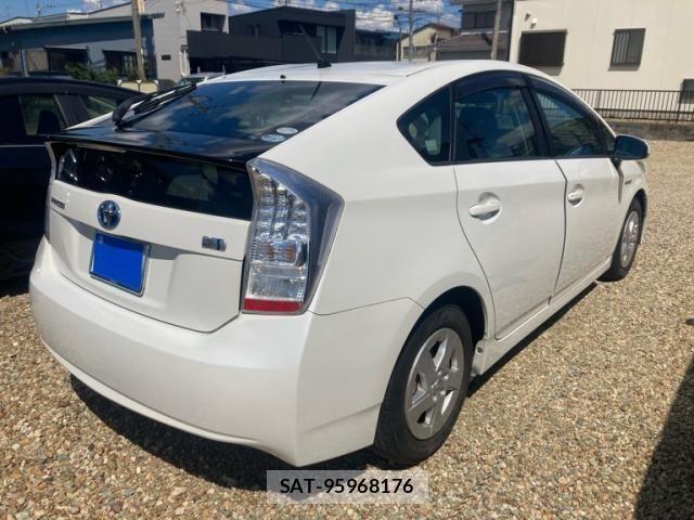 Toyota PRIUS 2011-11 8745347-5
