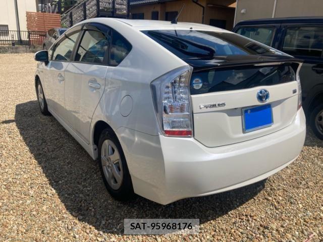 Toyota PRIUS 2011-11 8745347-6