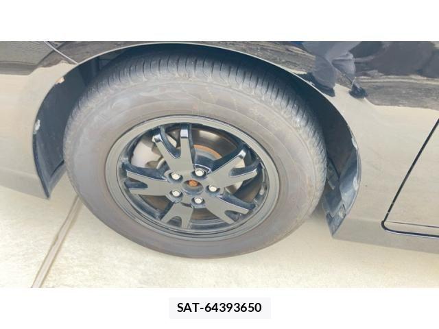 Toyota PRIUS 2014-06 8745315-9