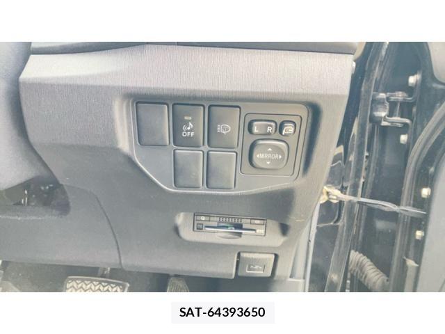 Toyota PRIUS 2014-06 8745315-17