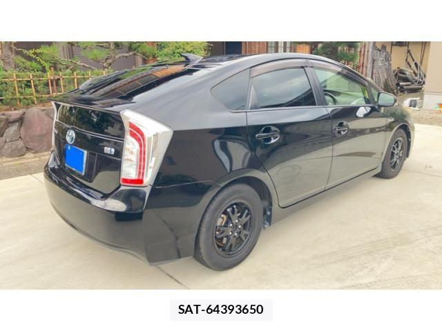 Toyota PRIUS 2014-06 8745315-5