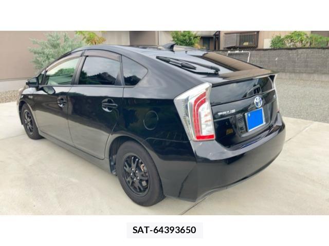Toyota PRIUS 2014-06 8745315-6