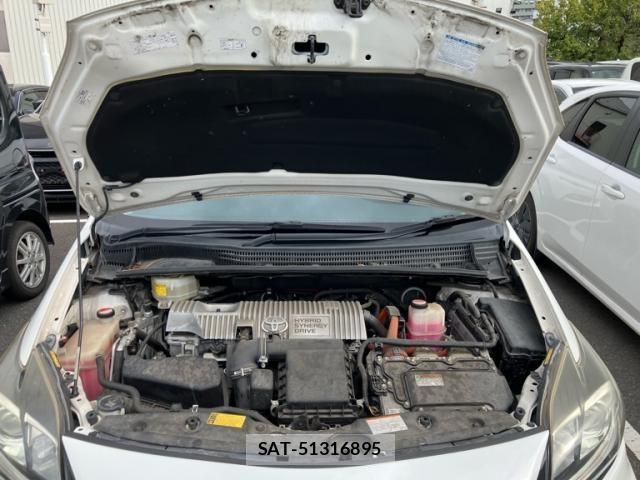 Toyota PRIUS 2015-04 8745319-10