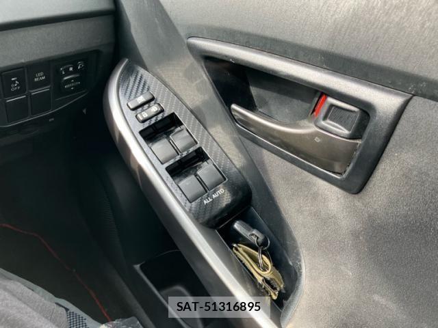 Toyota PRIUS 2015-04 8745319-17