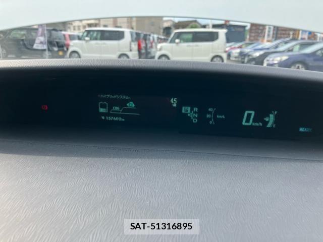 Toyota PRIUS 2015-04 8745319-18