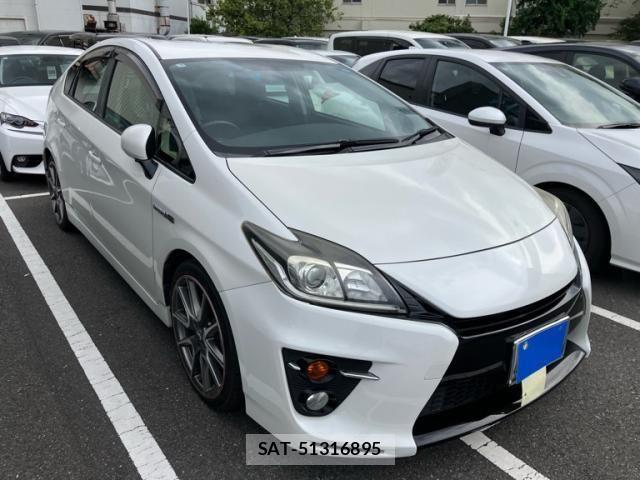 Toyota PRIUS 2015-04 8745319-1