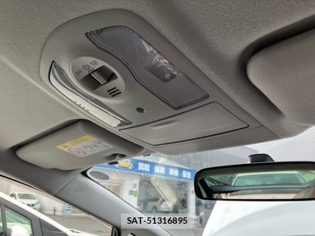 Toyota PRIUS 2015-04 8745319-19