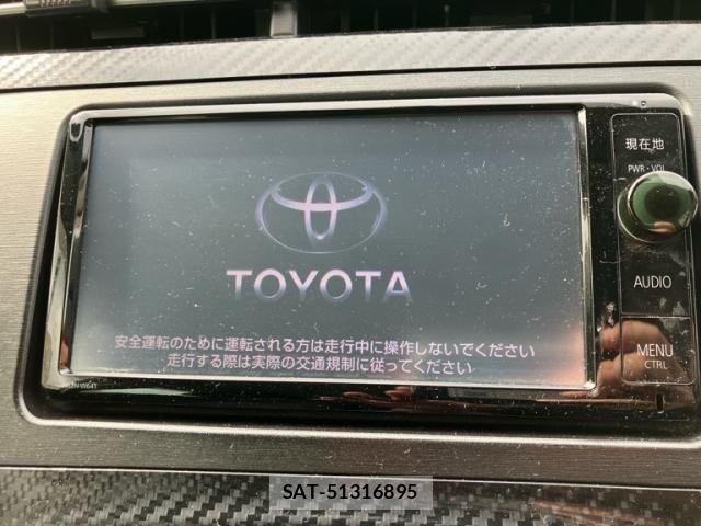 Toyota PRIUS 2015-04 8745319-22