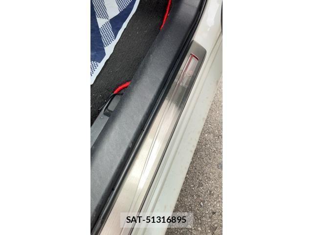 Toyota PRIUS 2015-04 8745319-28