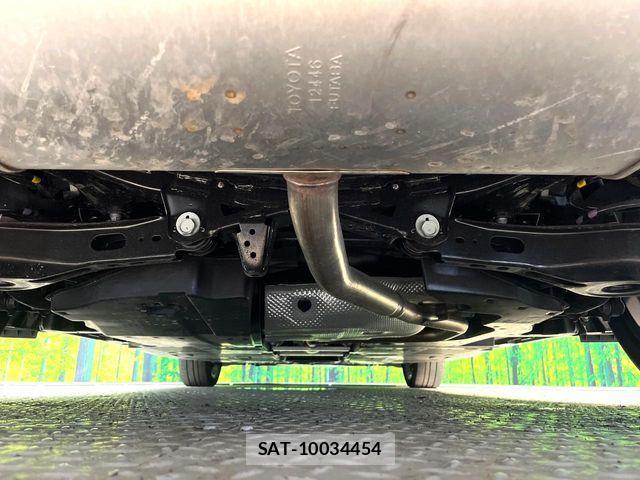 Toyota PRIUS 2024-04 8745242-18