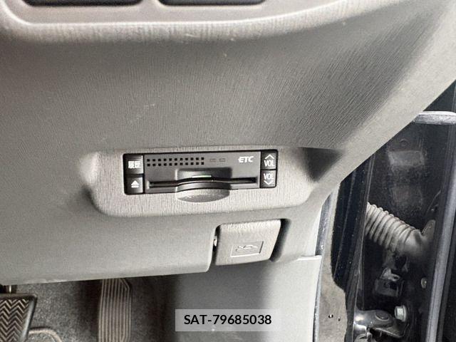 Toyota PRIUS 2011-10 8745331-8