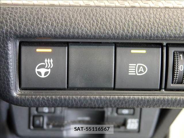 Toyota PRIUS 2023-06 8745249-17