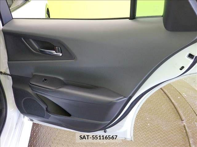 Toyota PRIUS 2023-06 8745249-25