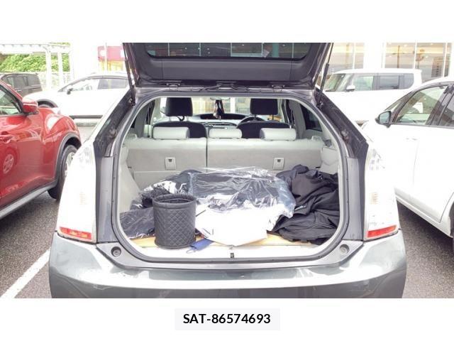Toyota PRIUS 2010-12 8745360-10