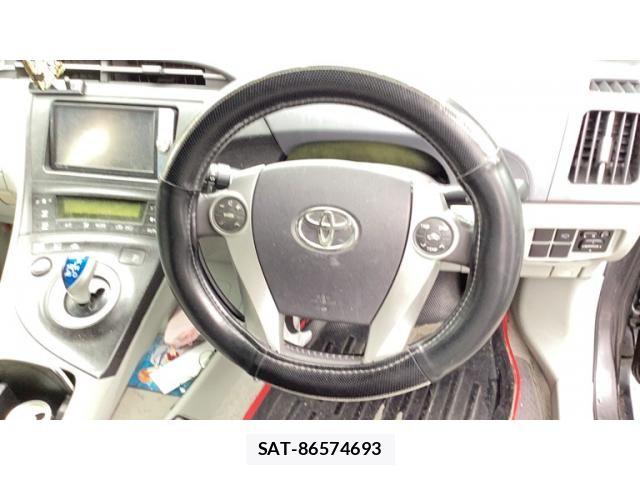 Toyota PRIUS 2010-12 8745360-14