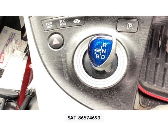 Toyota PRIUS 2010-12 8745360-15