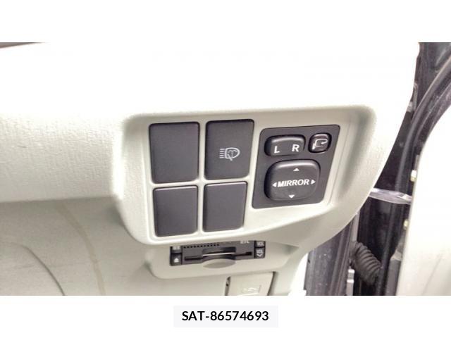 Toyota PRIUS 2010-12 8745360-18