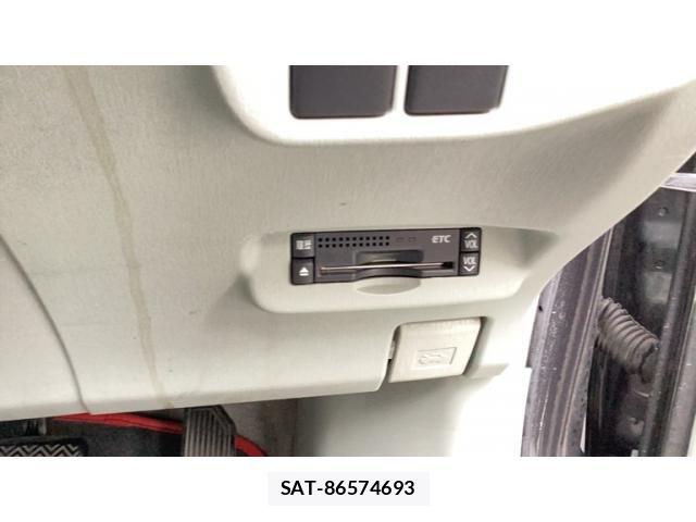 Toyota PRIUS 2010-12 8745360-19