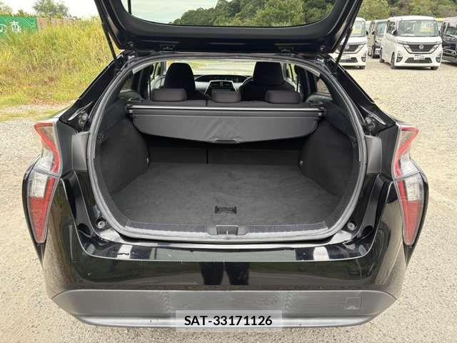 Toyota PRIUS 2016-11 8745293-8