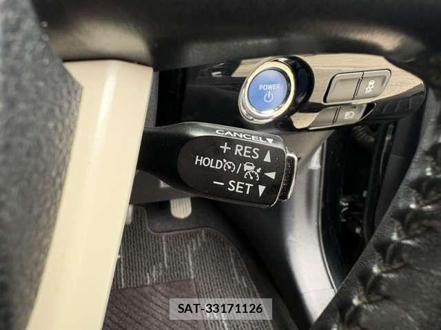 Toyota PRIUS 2016-11 8745293-11