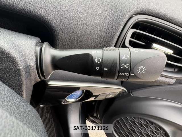 Toyota PRIUS 2016-11 8745293-12