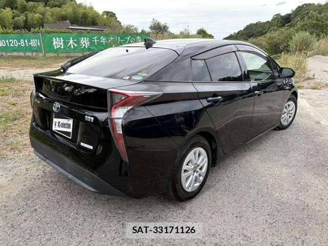 Toyota PRIUS 2016-11 8745293-1