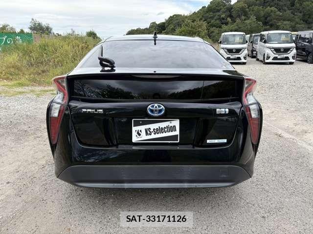 Toyota PRIUS 2016-11 8745293-4