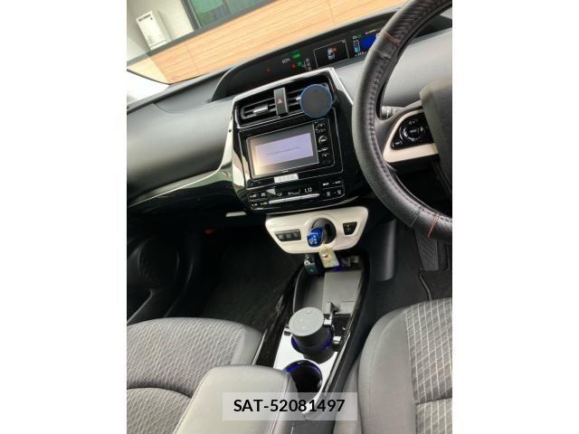 Toyota PRIUS 2018-06 8745295-15