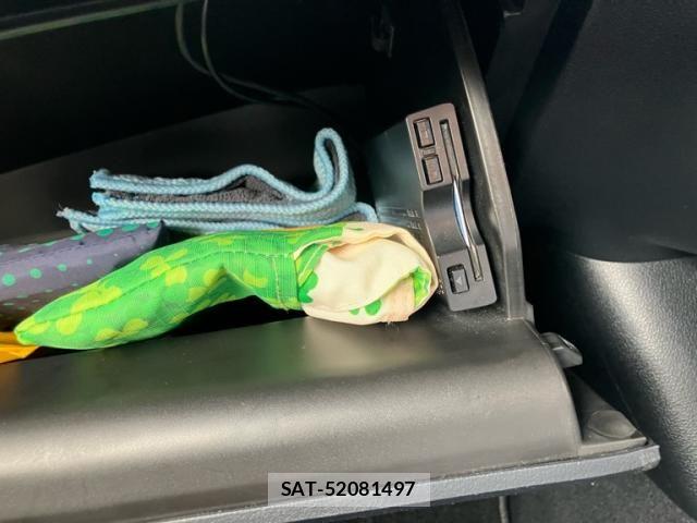 Toyota PRIUS 2018-06 8745295-19
