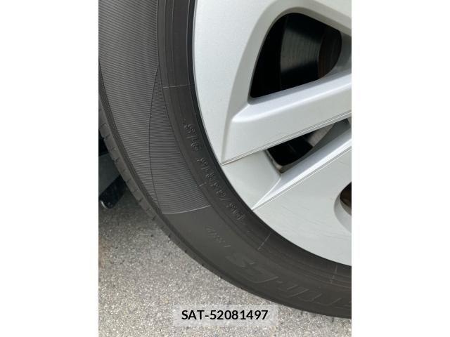 Toyota PRIUS 2018-06 8745295-6