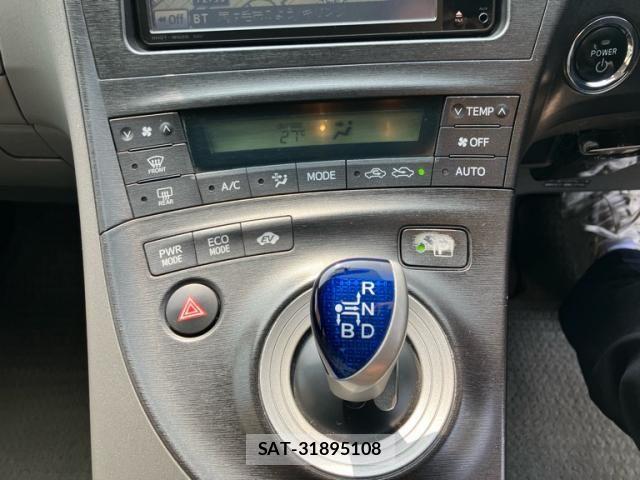 Toyota PRIUS 2009-11 8745345-17