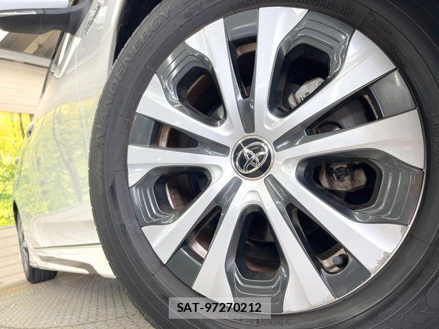 Toyota PRIUS 2019-04 8745259-12