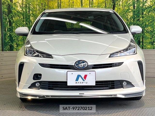 Toyota PRIUS 2019-04 8745259-13
